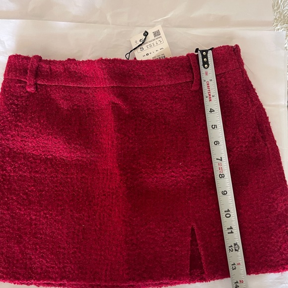 Zara Textured Mini Skirt - Picture 16 of 16